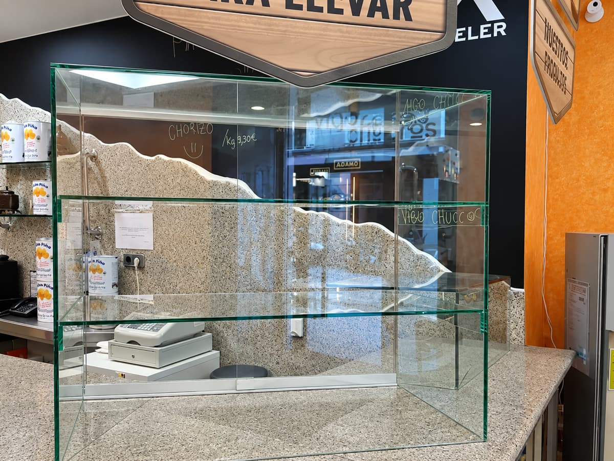Urnas de cristal a medida en Gondomar